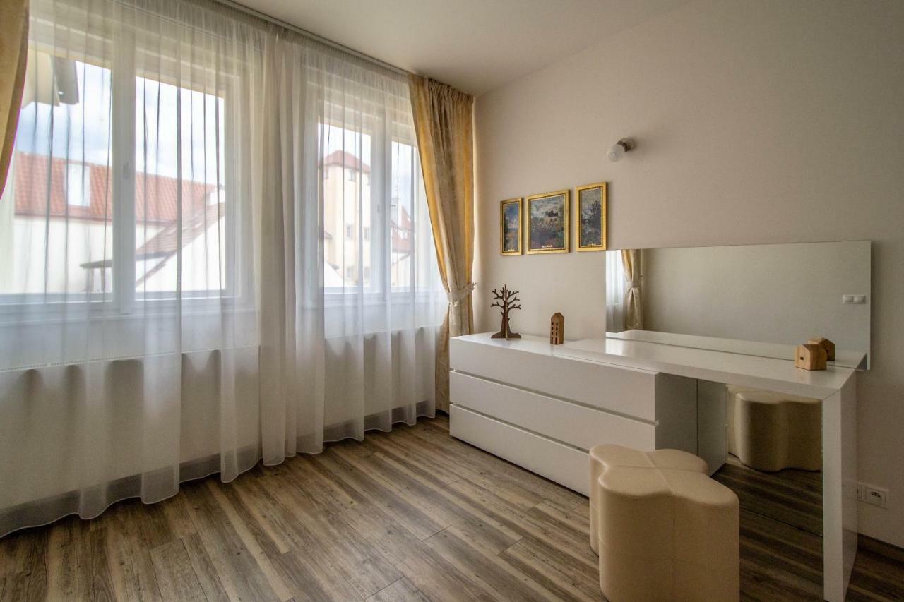Unique Charles Bridge 2Bdr Apartment. Prag Exterior foto